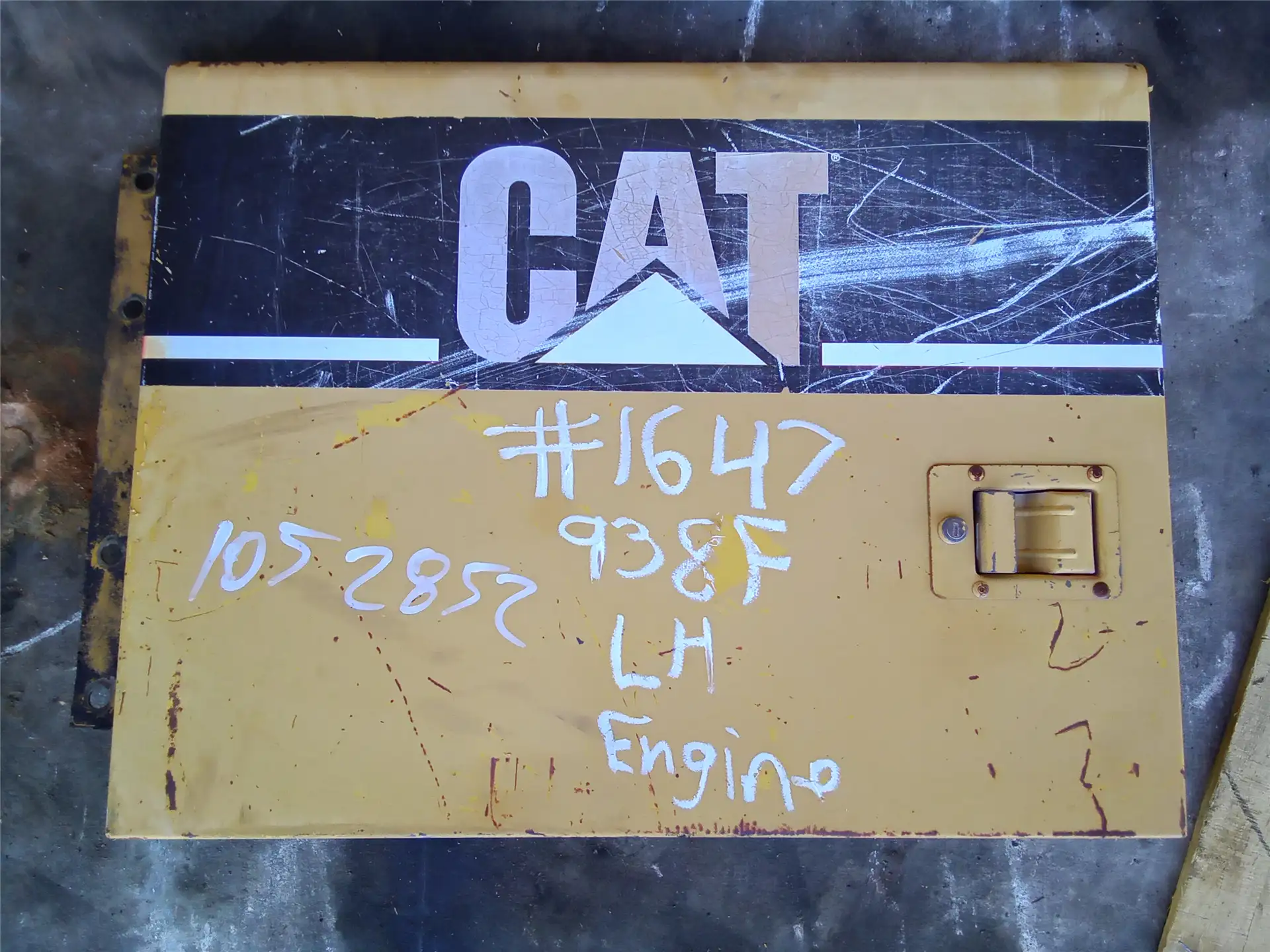 USED LH ENGINE PAN image