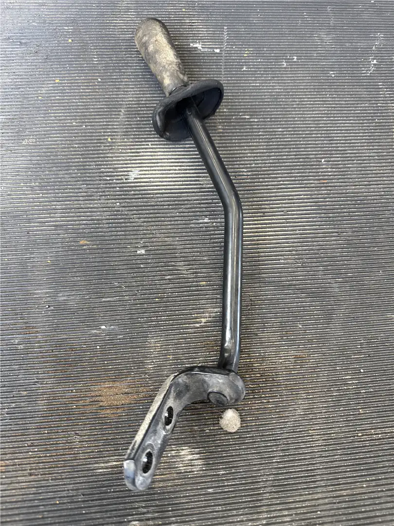 USED LEVER AS image