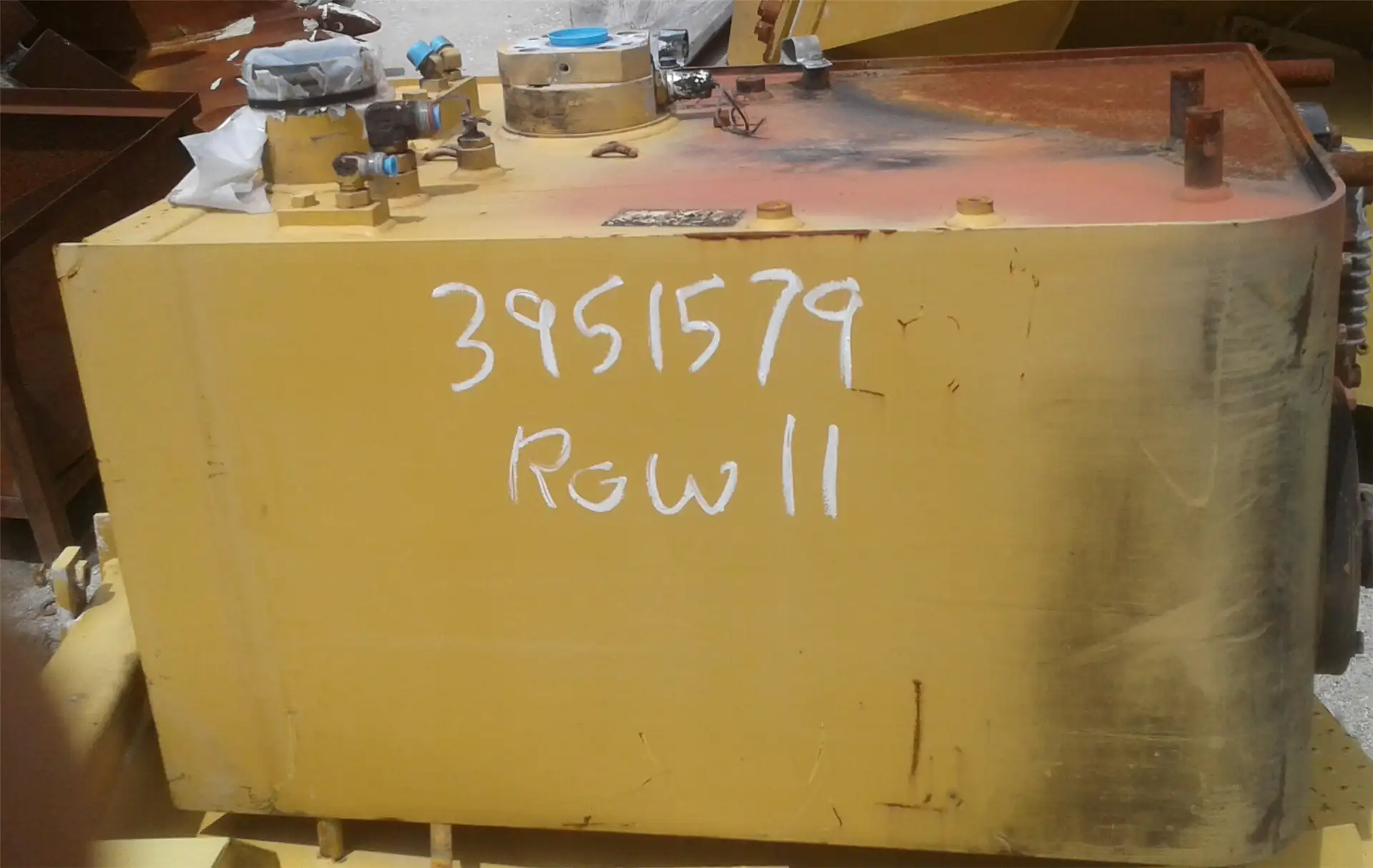 USED TANK image