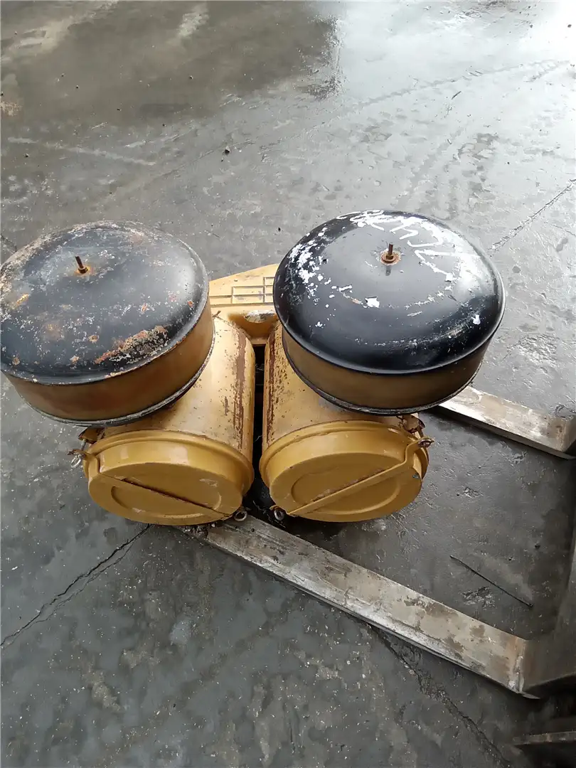 USED AIR CLEANER G image