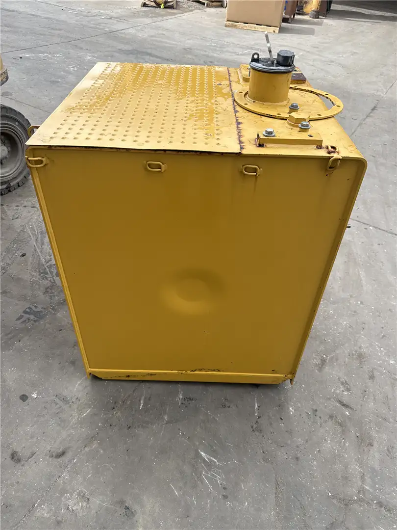USED FUEL TANK image