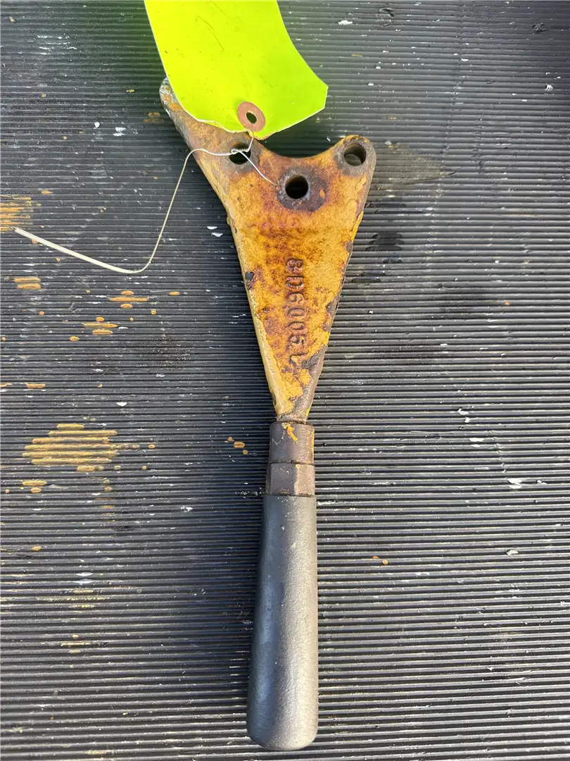 USED HANDLE image