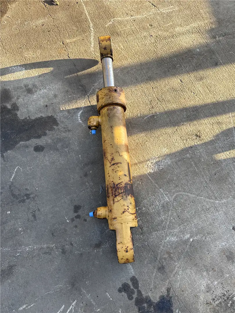 USED RH STEERING C image