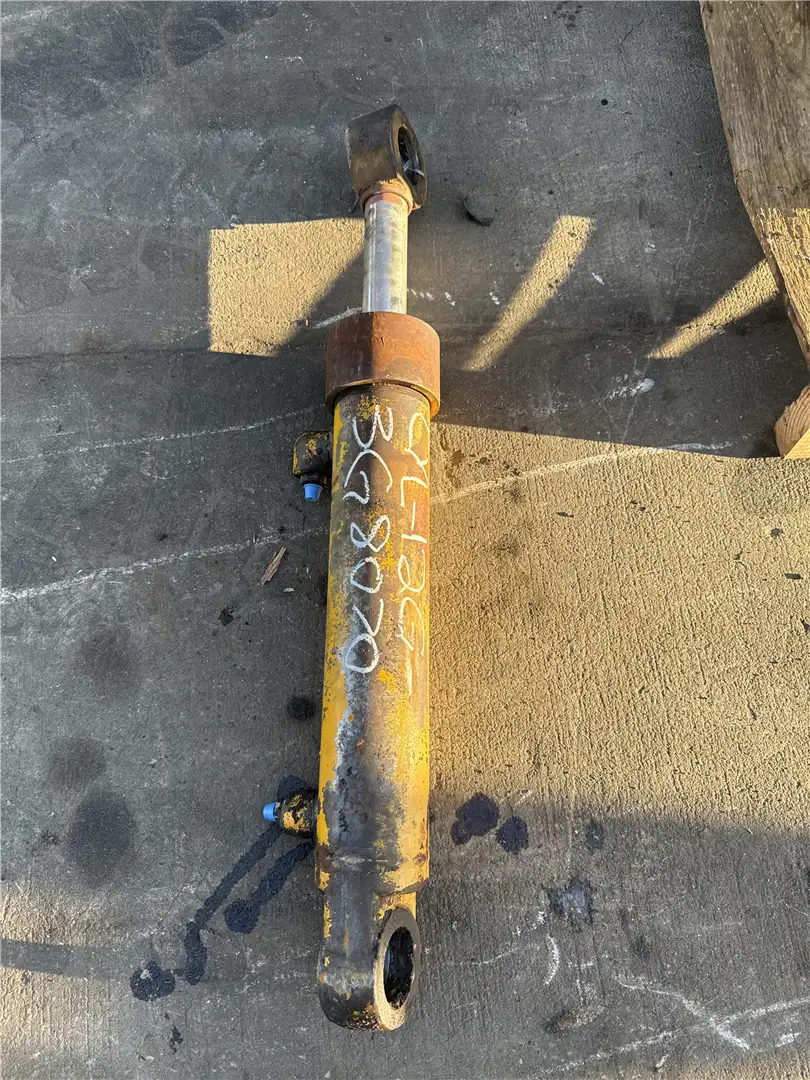 USED LH STEERING C image