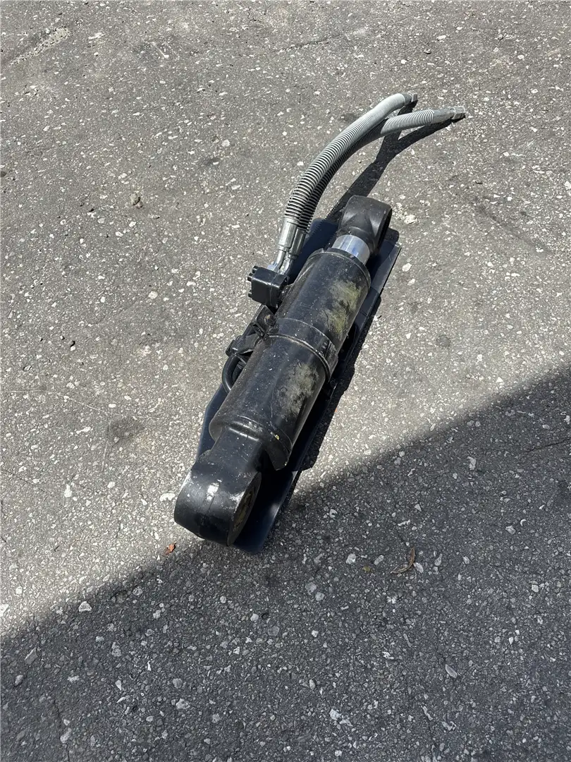 USED LH CYLINDER image