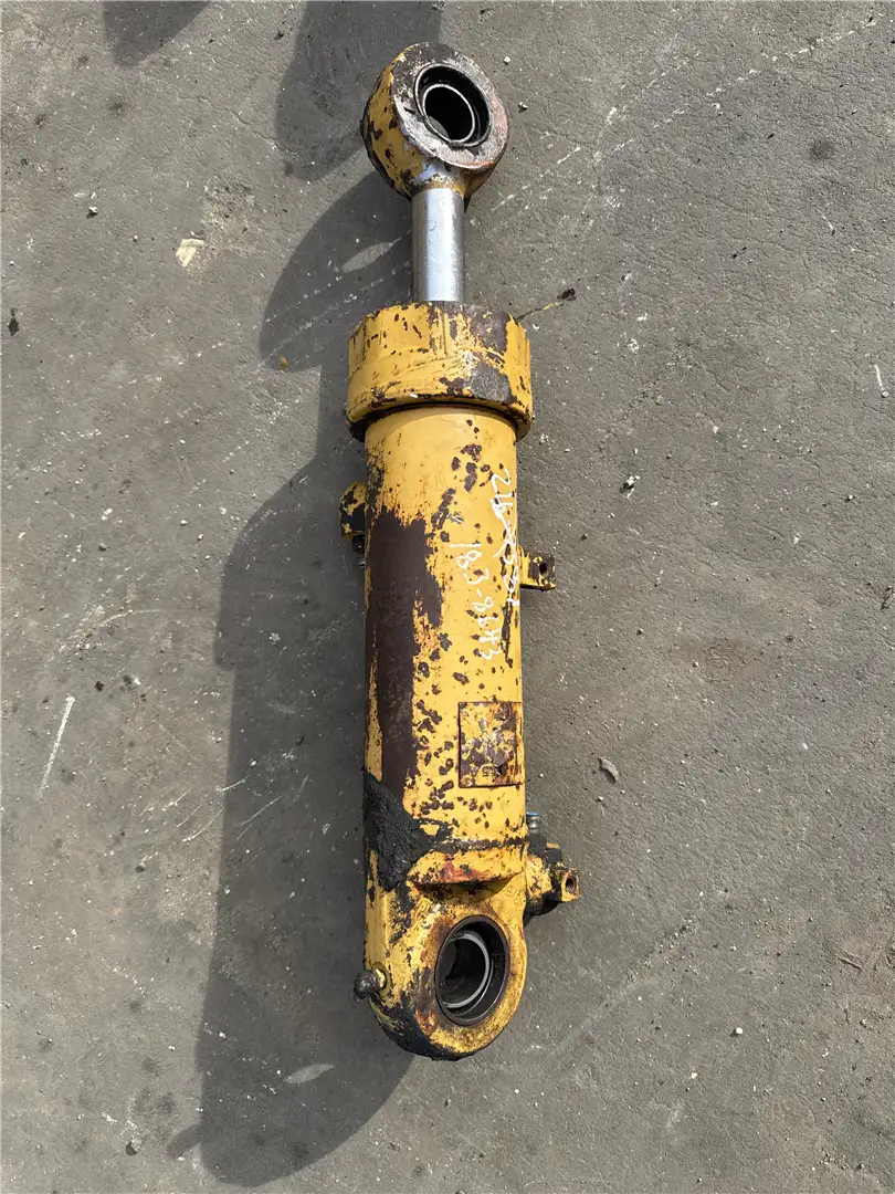 USED CYLINDER AS image