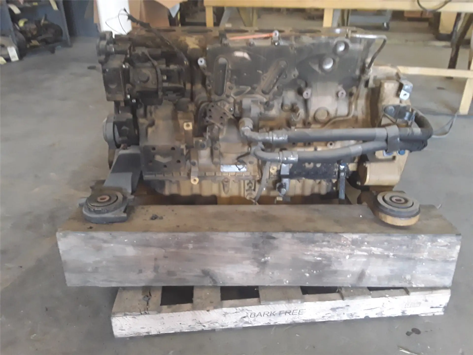 USED ENGINE AR image