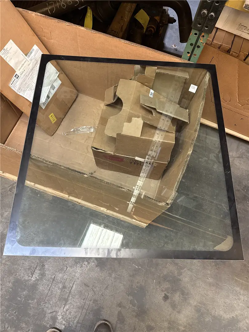 USED GLASS image