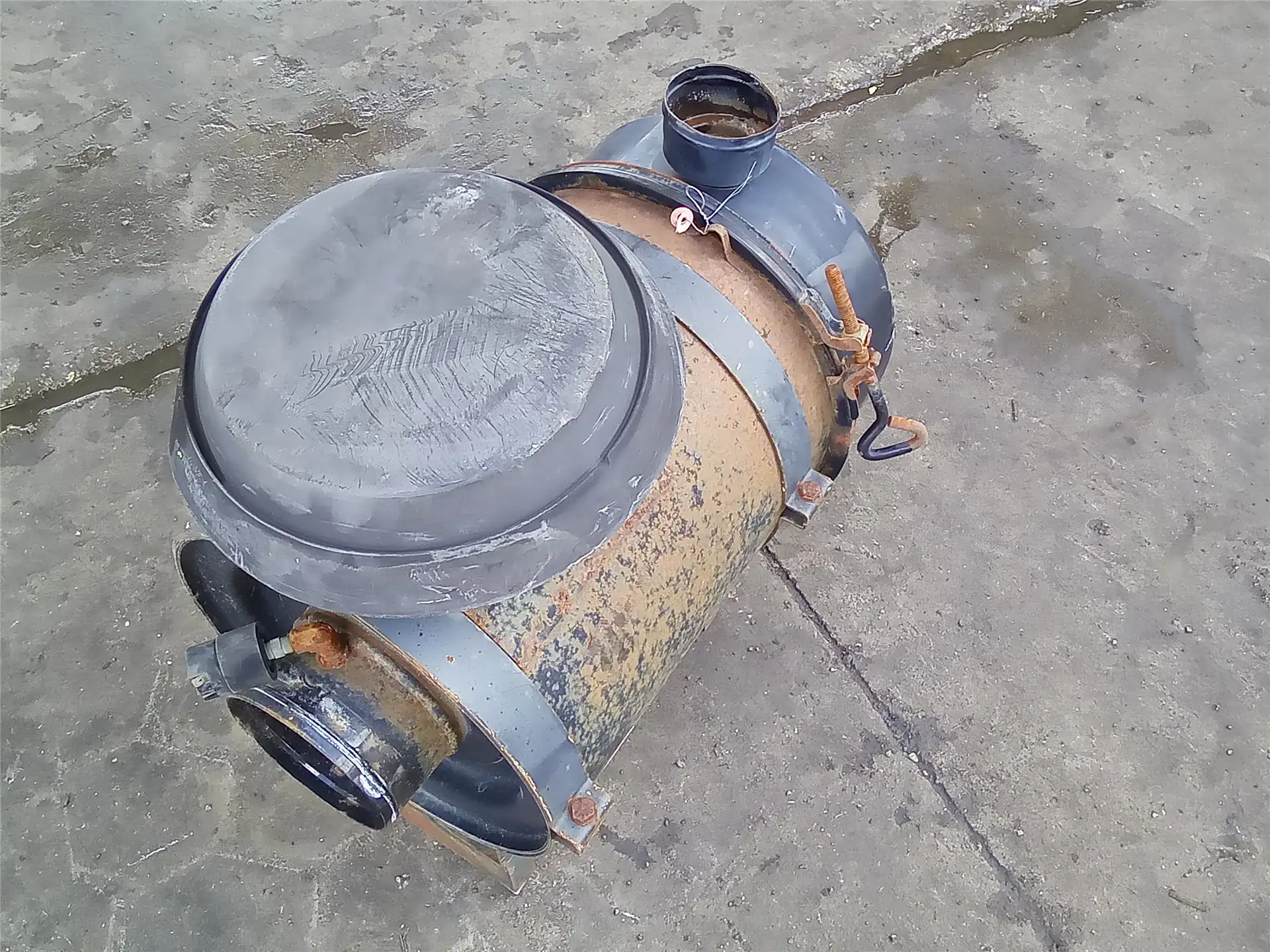 USED AIR CLEANER image
