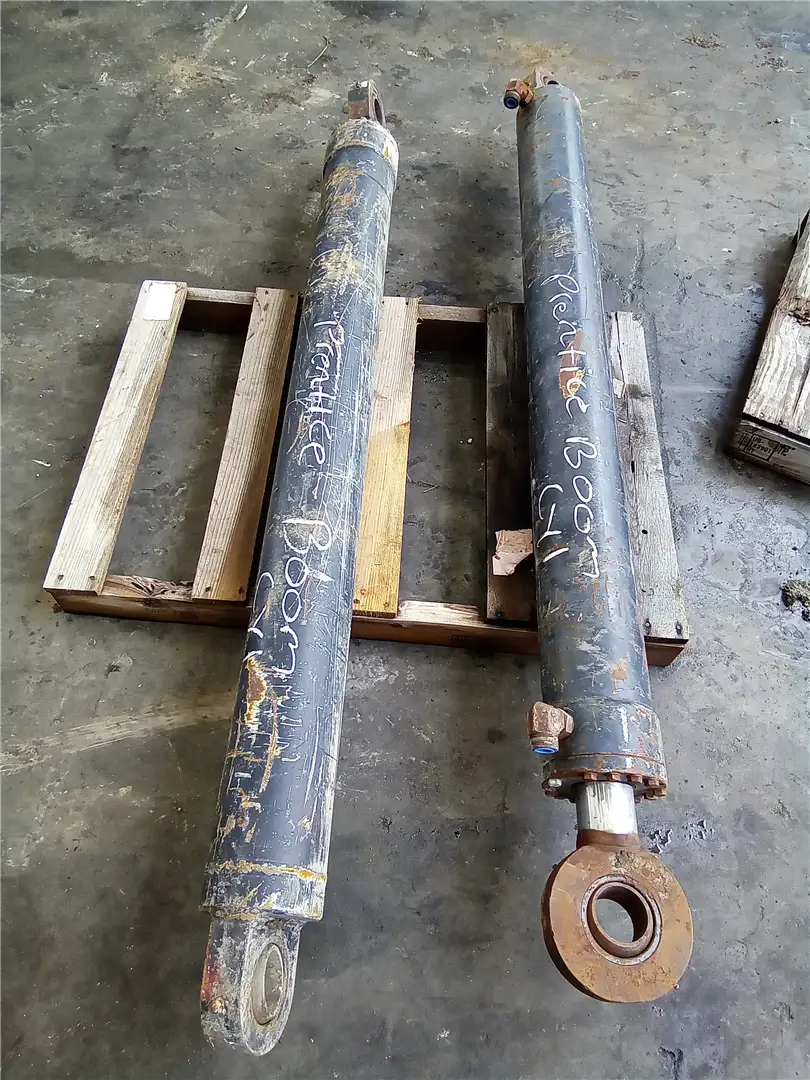 USED BOOM CYL image