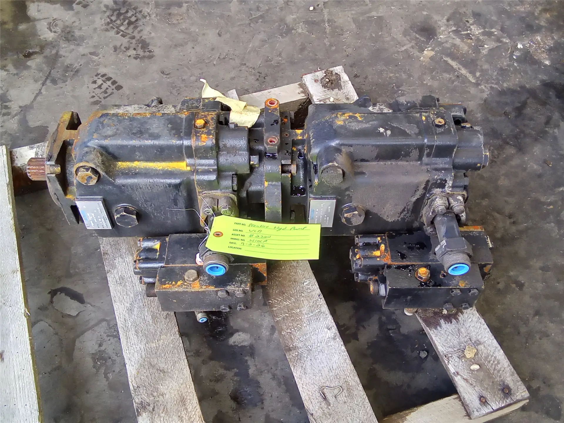 USED HYD PUMP image