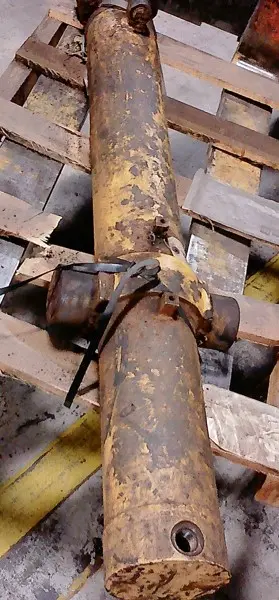 Hydraulic Cylinder Arrangement With Tube And Rod Assemblies image 1