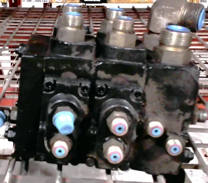 Hydraulic Stabilizer Control Valve For Backhoe Loader image 1