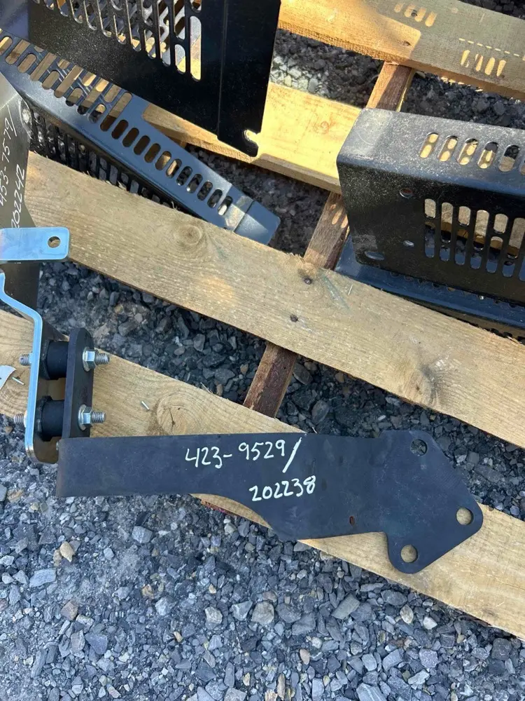 Bracket image 1