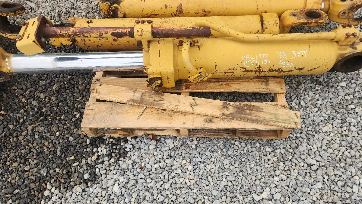 Cylinder G image 1