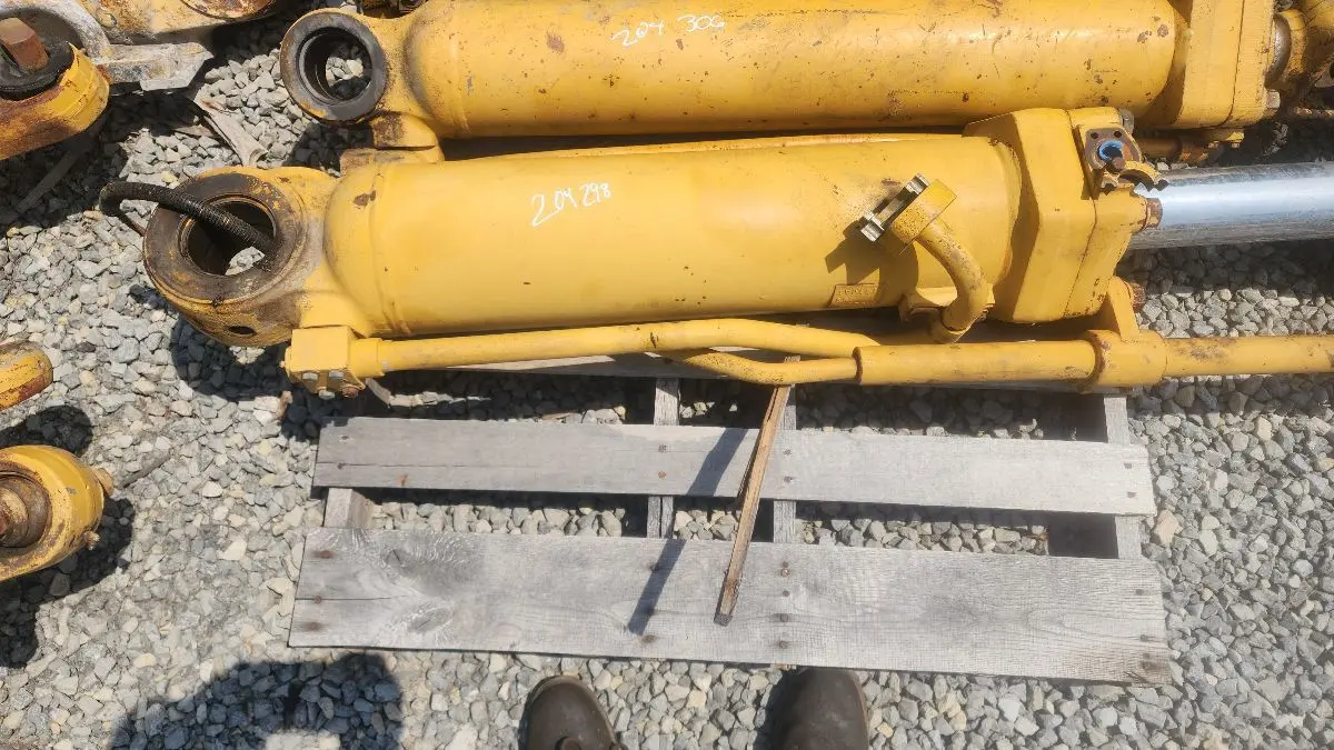 Cylinder G image 1