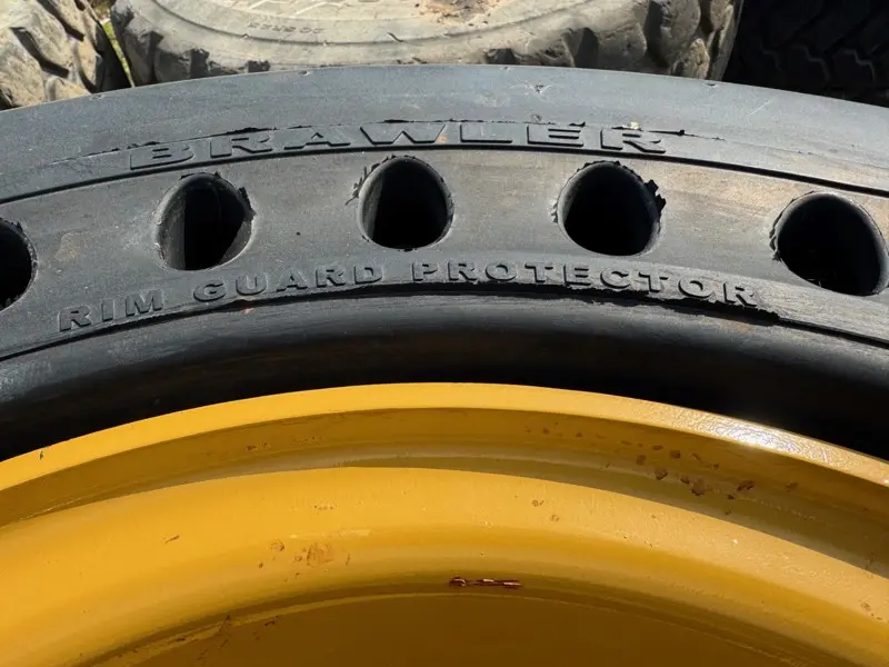 Rim/Tire Solid image 1