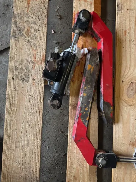 Coupler-cylinder image 1