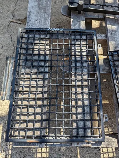Lower Front Screen image 1