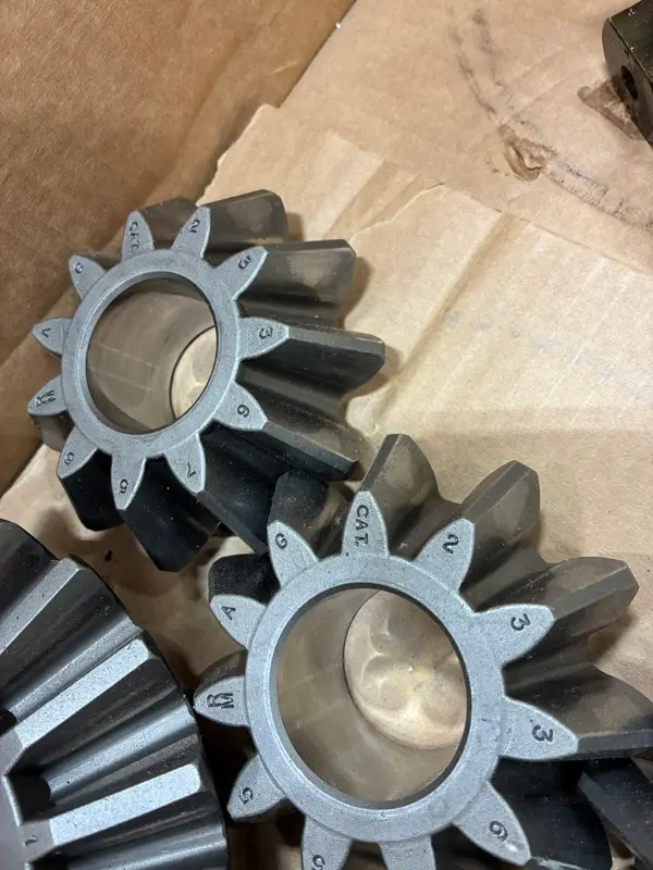 Pinion-dif B image 1
