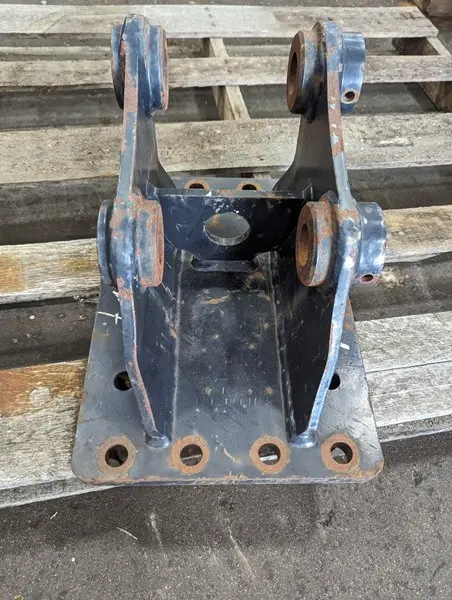 Bracket image 1