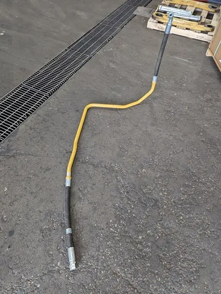 Hose AS image 1