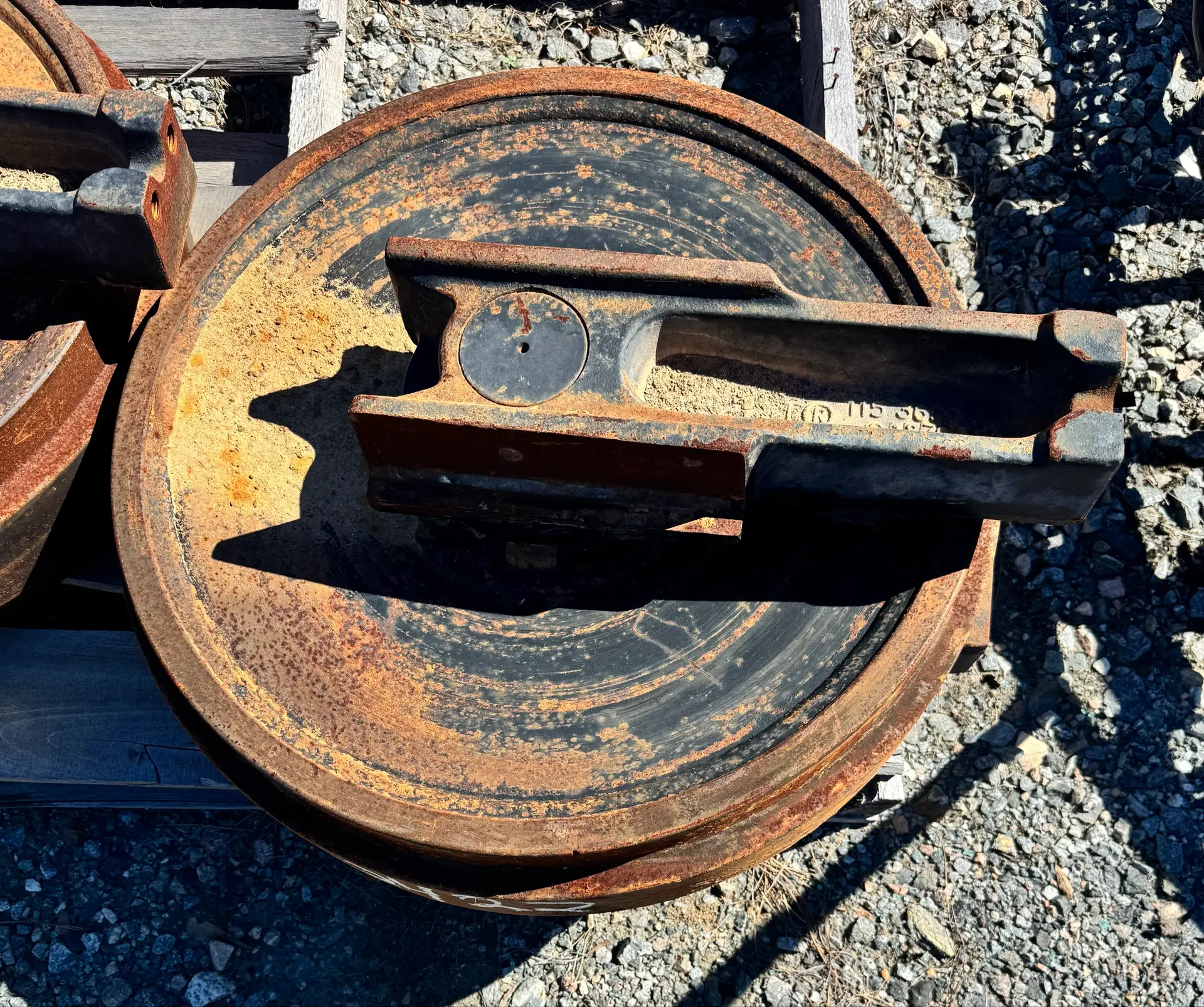 335 Idler image 1