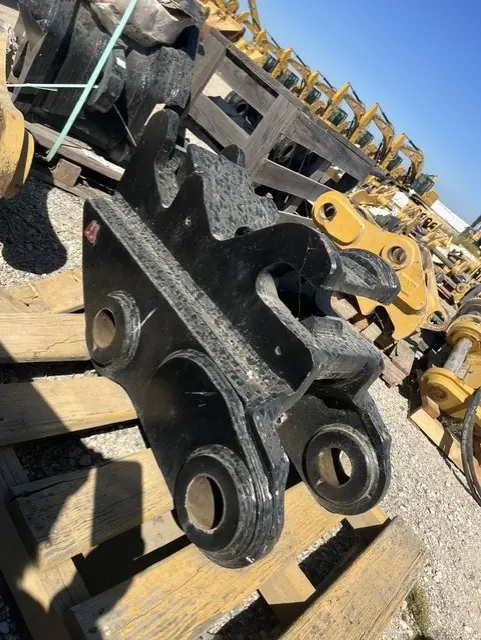 Fits on CAT CB Link Exc., Picks Up CAT CB-Link Buckets and More. image 1