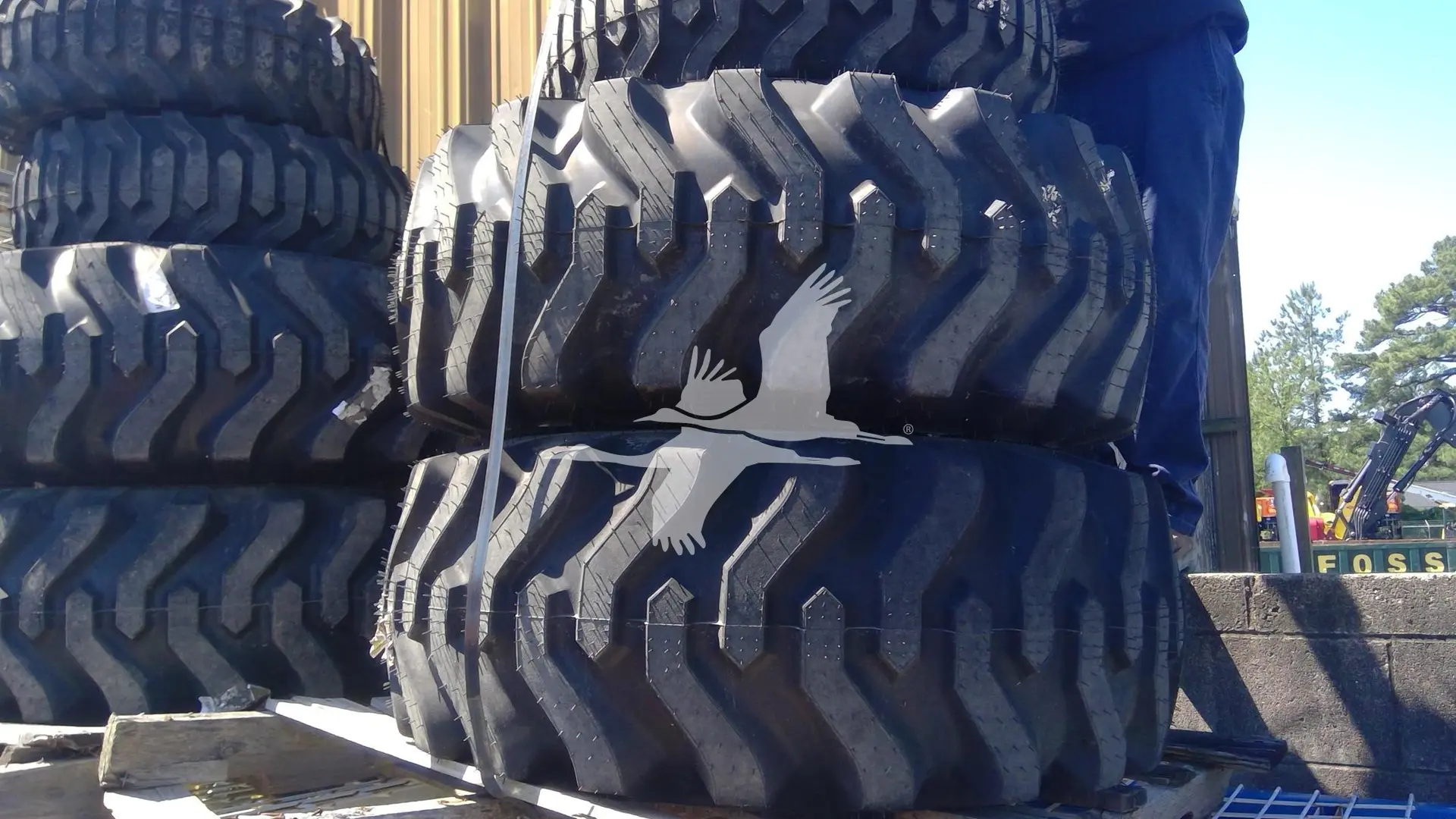 Kubota ALR9195 R4 Tire 15-19.5 image 1