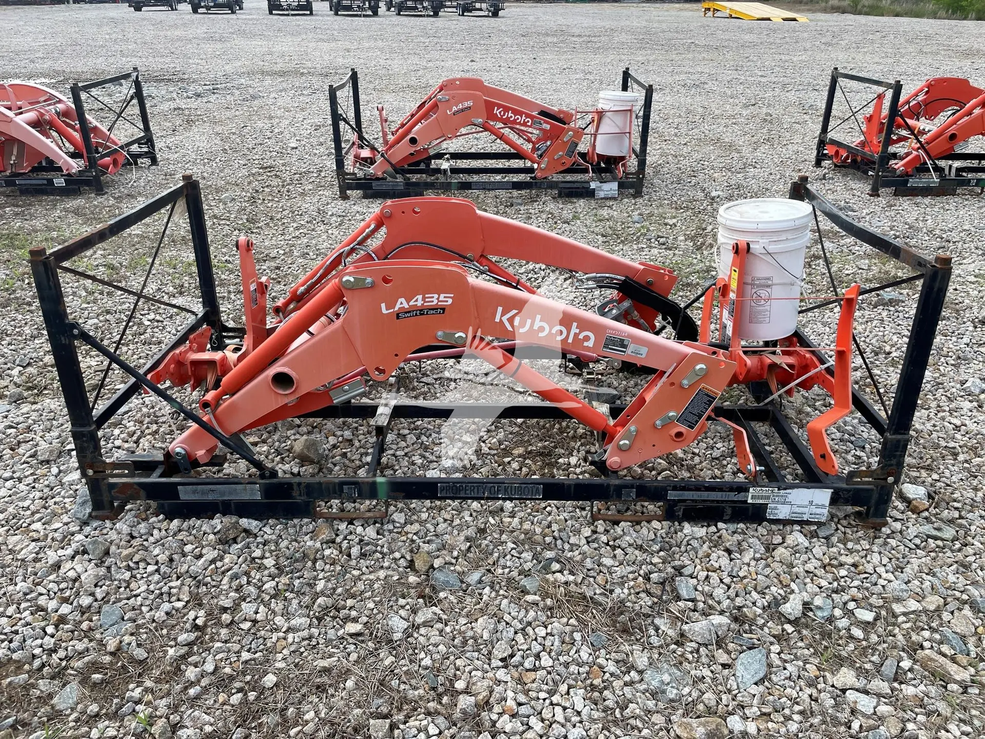 Kubota LA435 Front End Loader image 1
