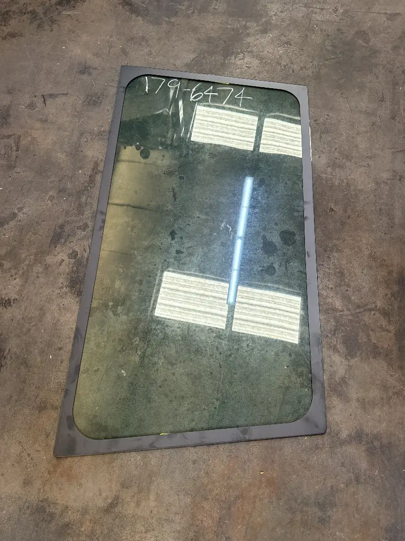 NEW REAR GLASS image 1
