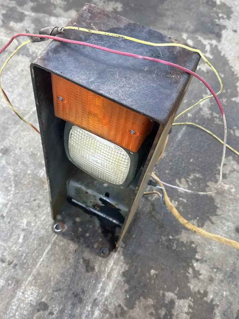 USED RH LAMP GP image 1