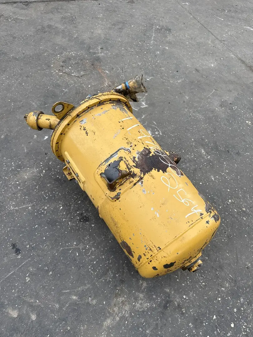 USED HYD TANK image 1