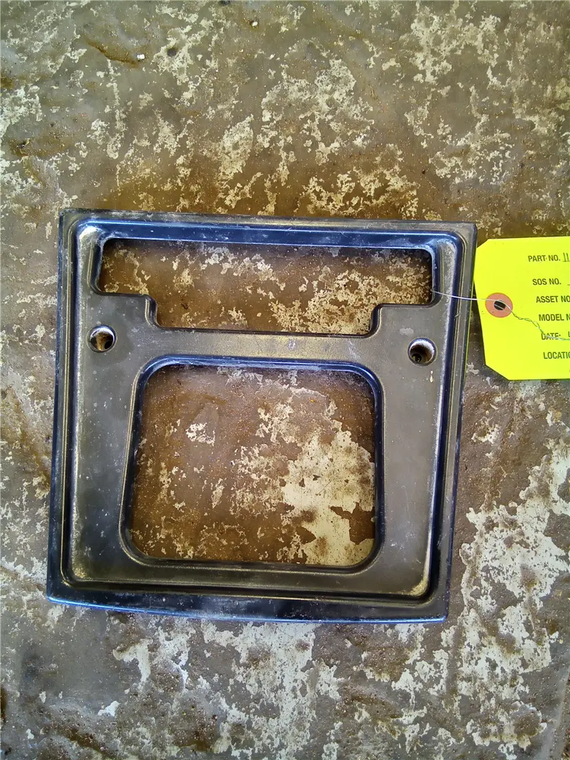 USED CENTER BEZEL image 1