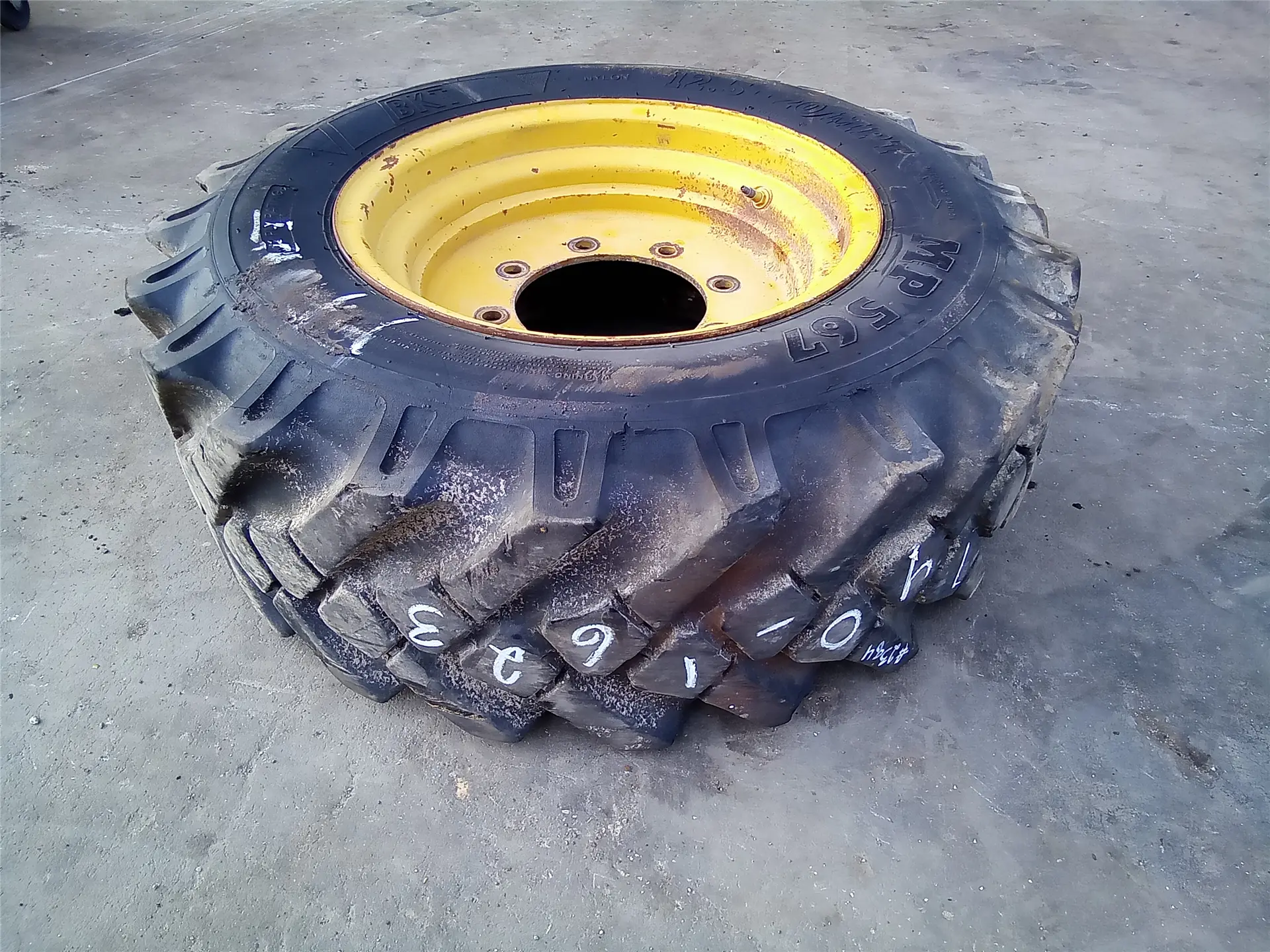 USED TIRE RIM image 1