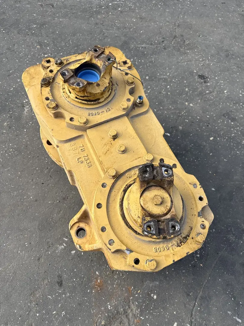 USED TRANSFER CASE image 1
