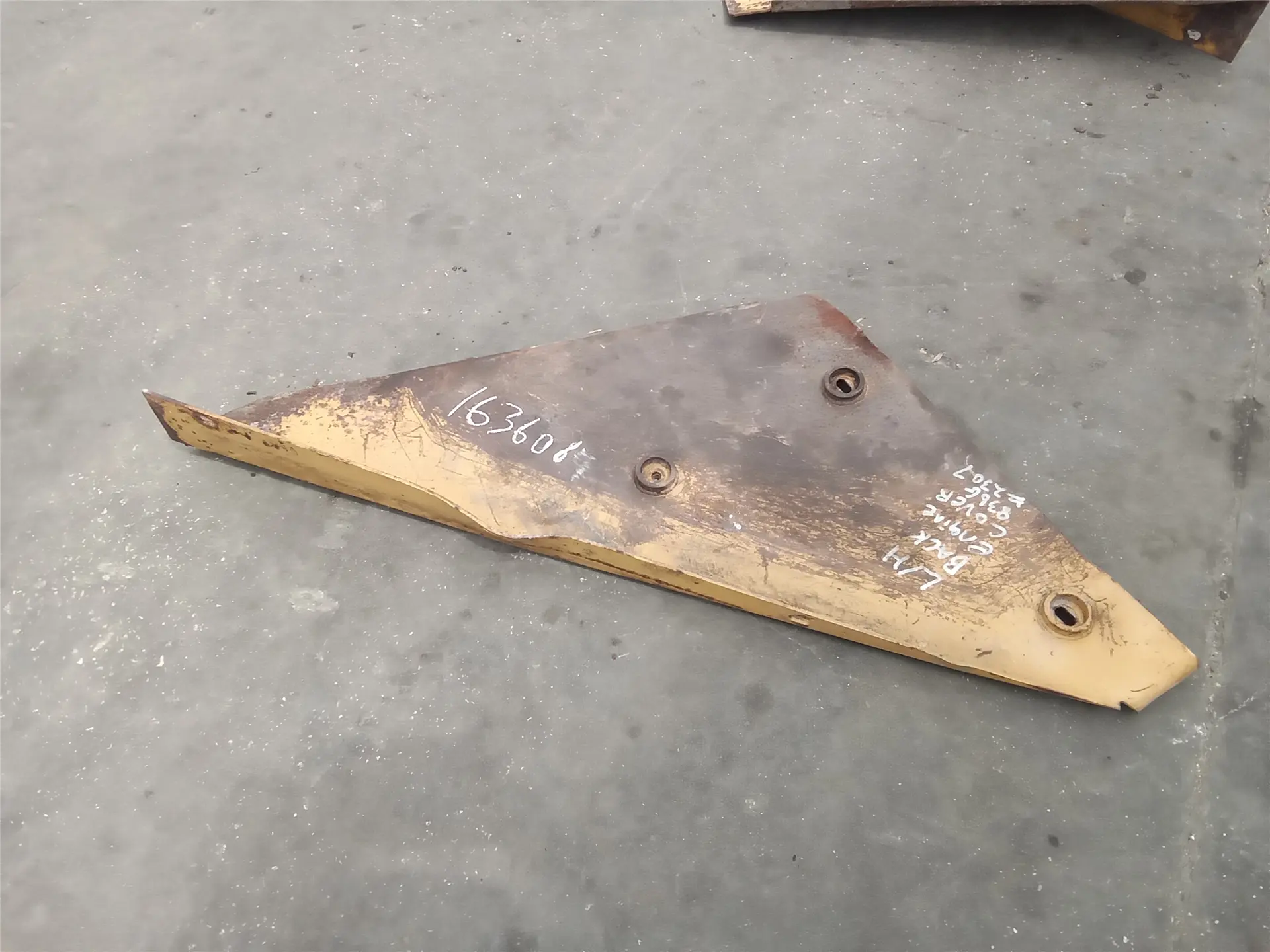 USED LH LOWER PANE image 1