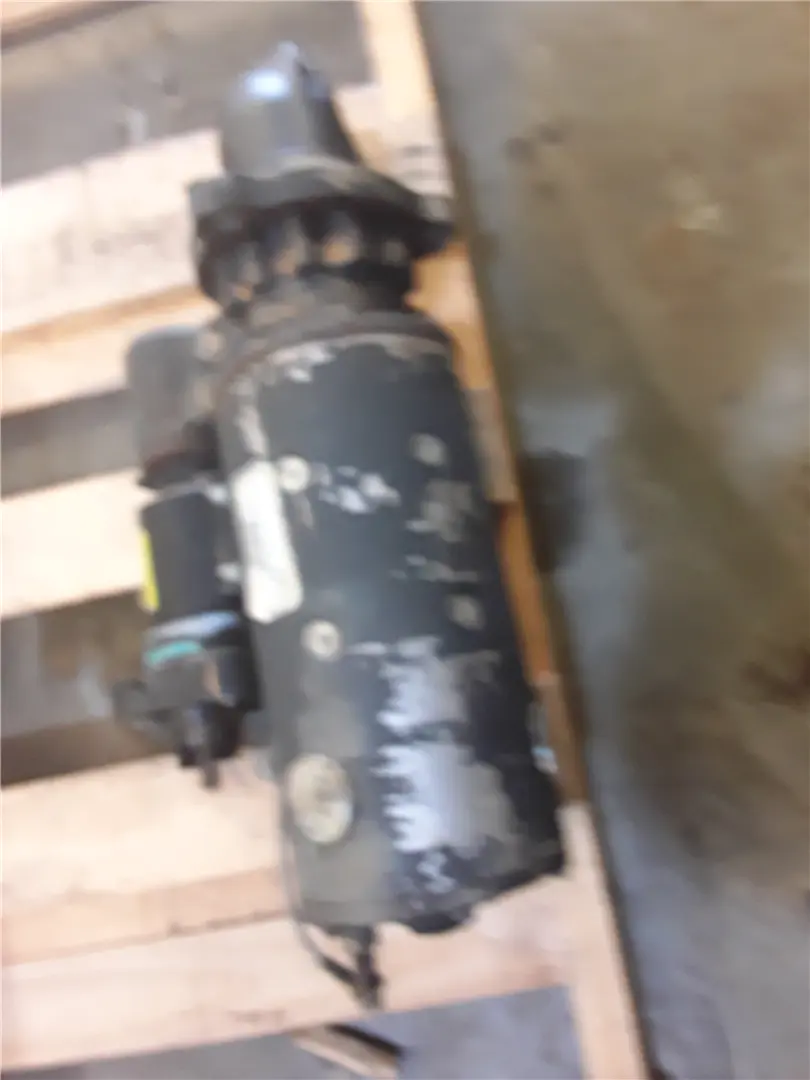 USED STARTING MOTO image 1