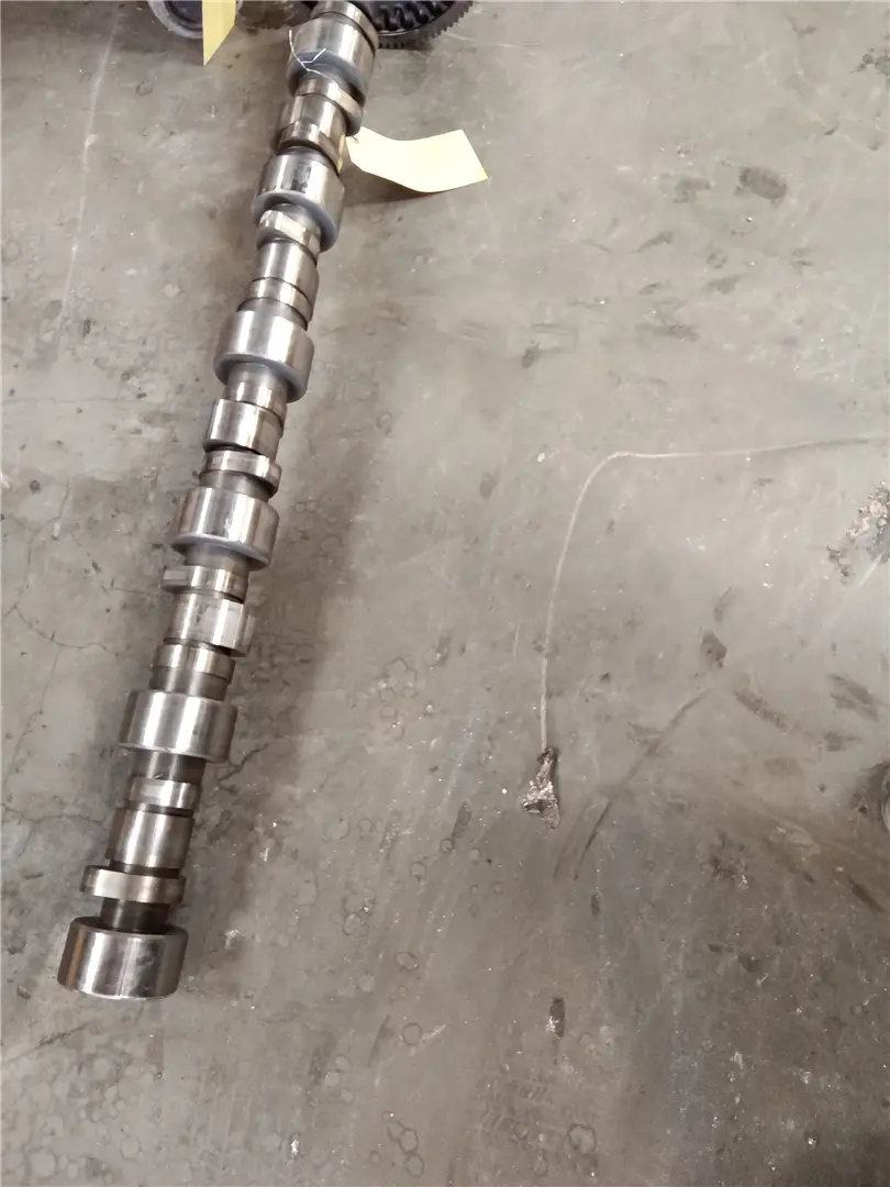 USED CAMSHAFT image 1