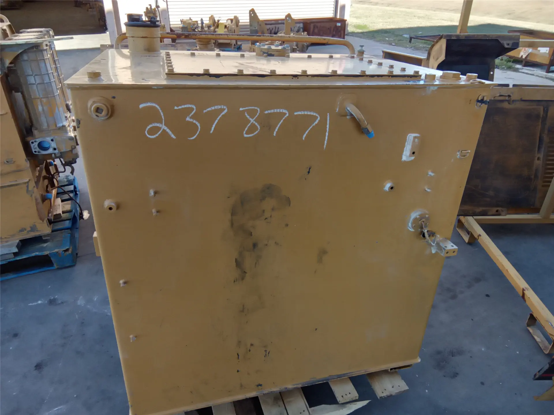 USED FUEL TANK GP image 1
