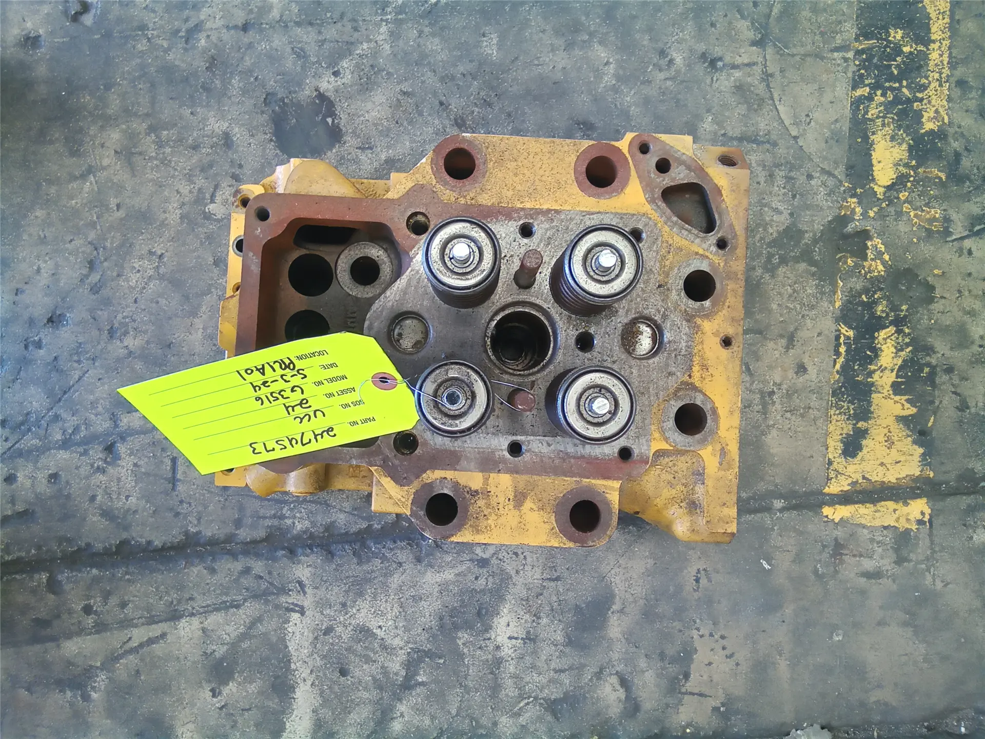 USED CYLINDER HEAD image 1