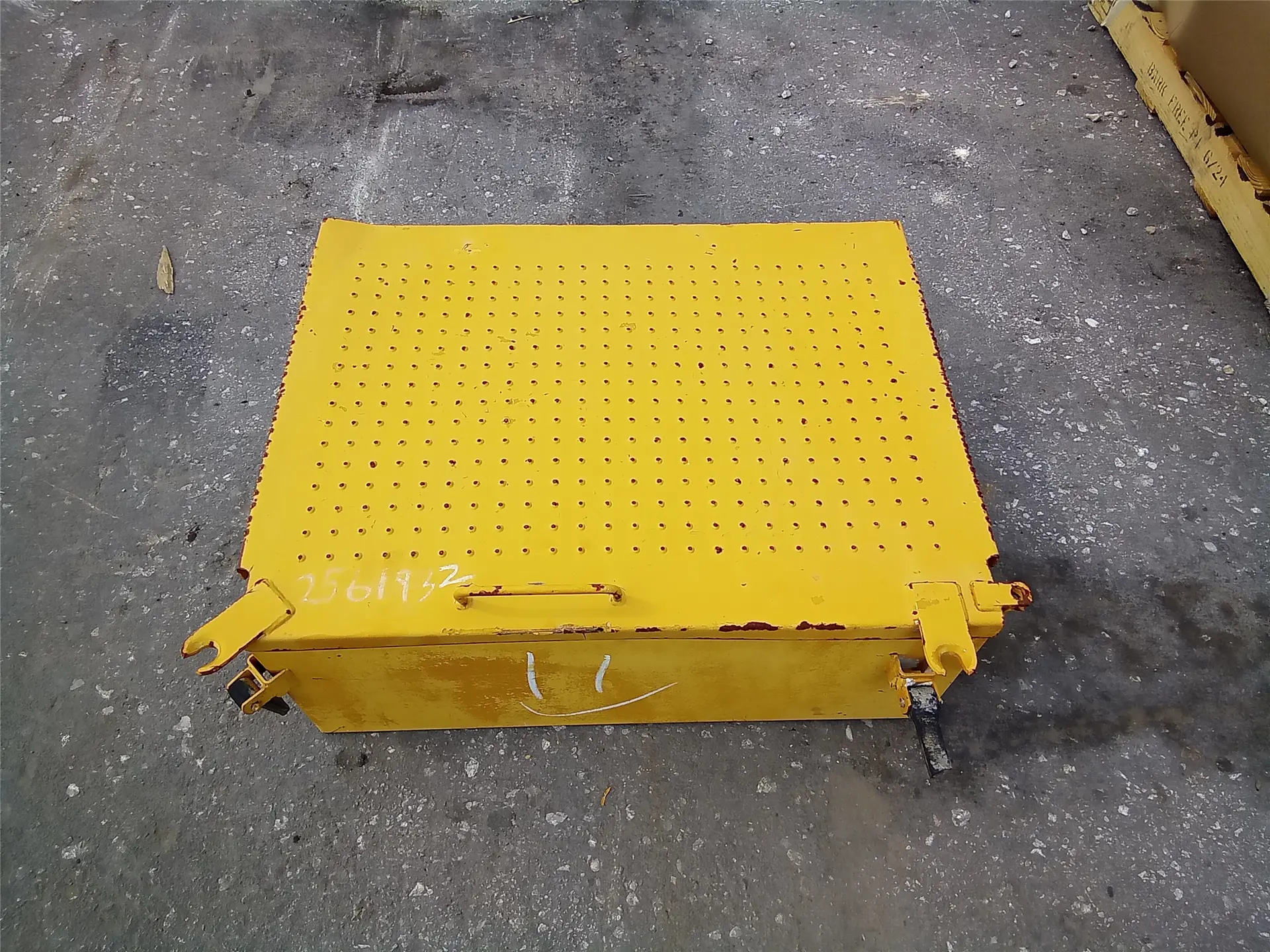 USED BATTERY BOX image 1