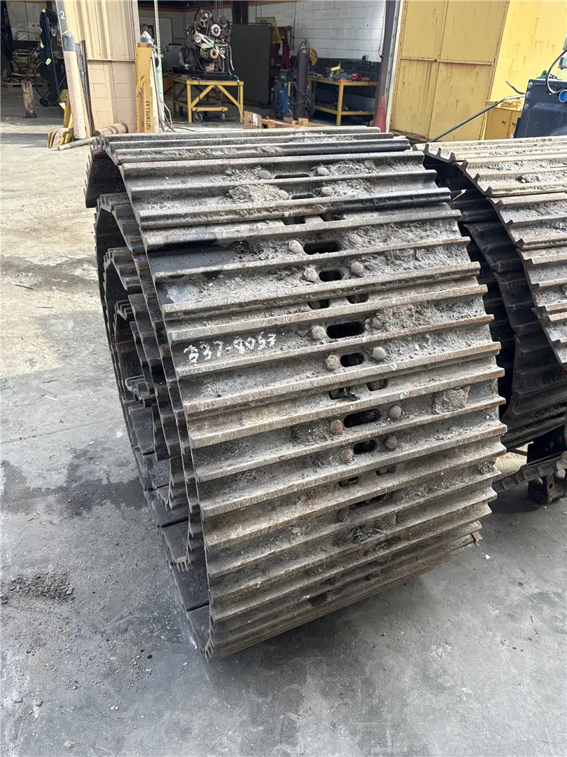 USED TRACK AR image 1