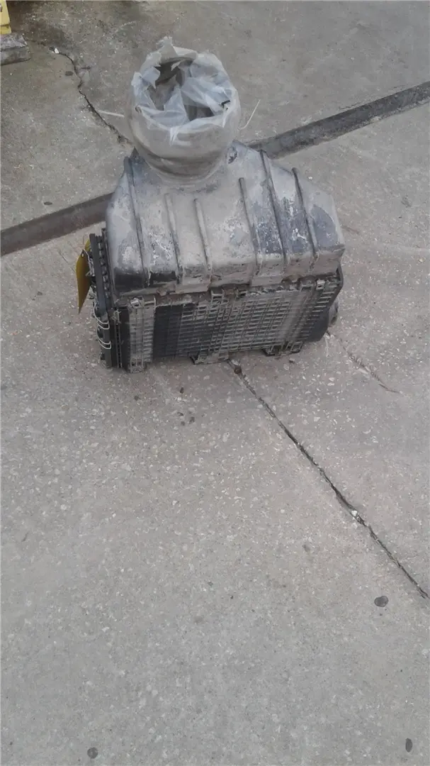 USED AIR CLEANER image 1