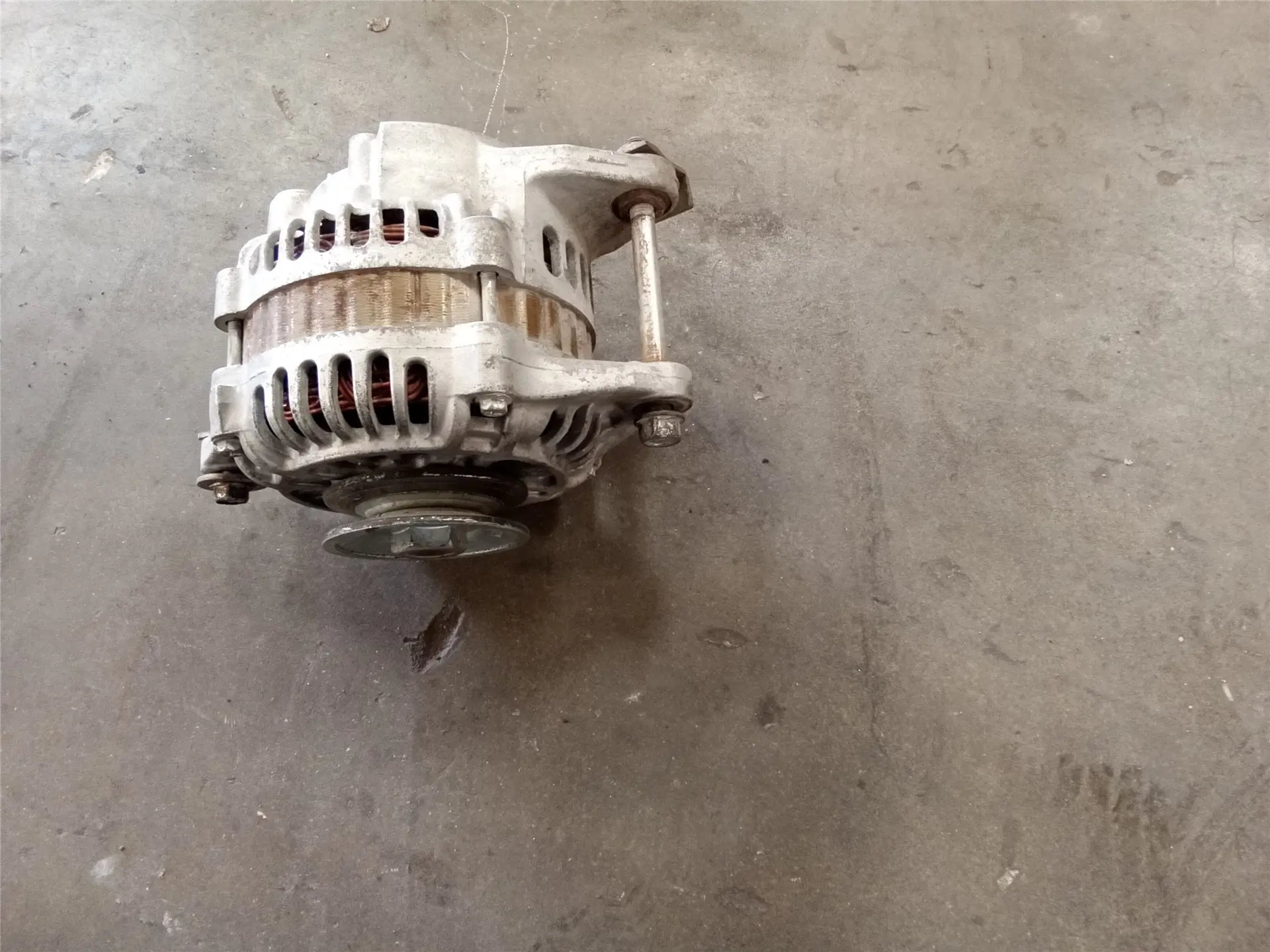 USED ALTERNATOR AS image 1
