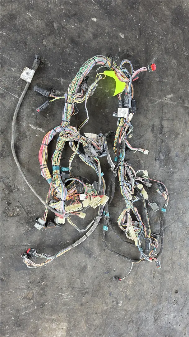 USED CAB HARNESS image 1
