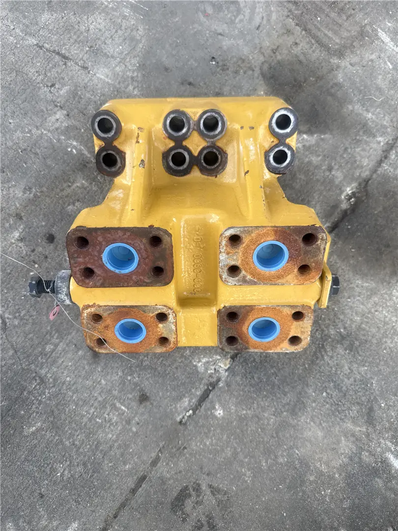 USED MANIFOLD image 1