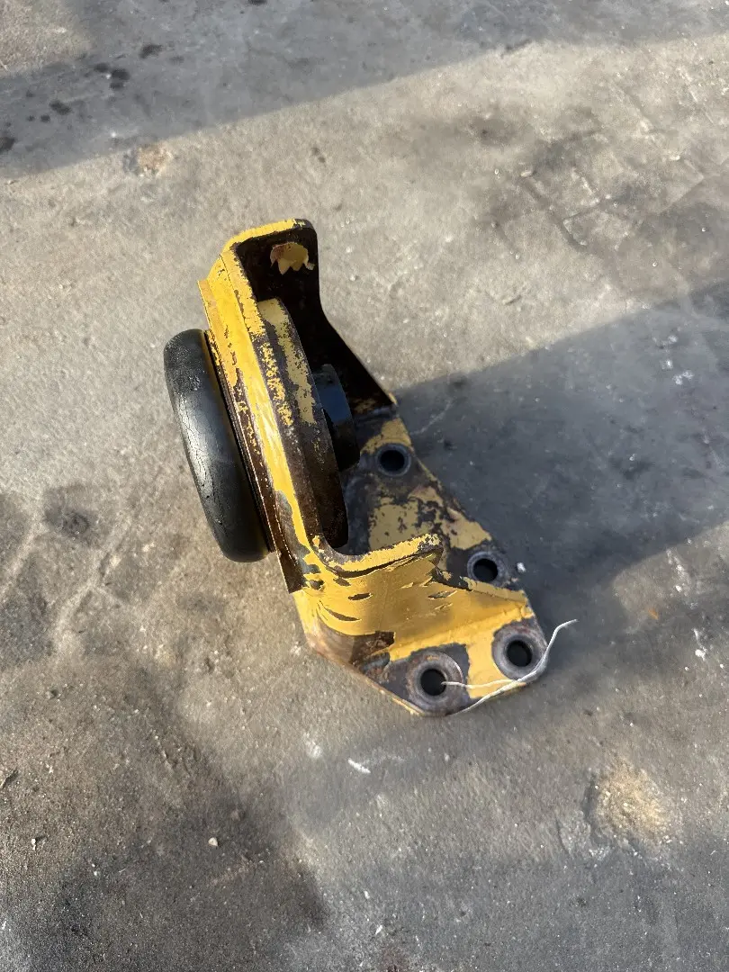 USED LH BRACKET AS image 1