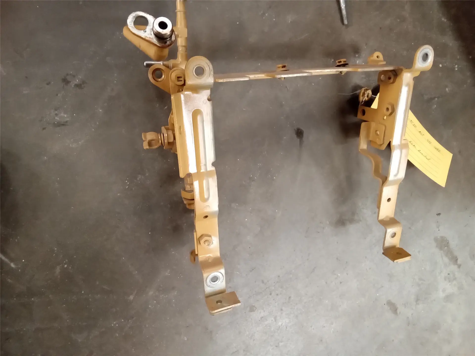 USED BRACKET AS image 1