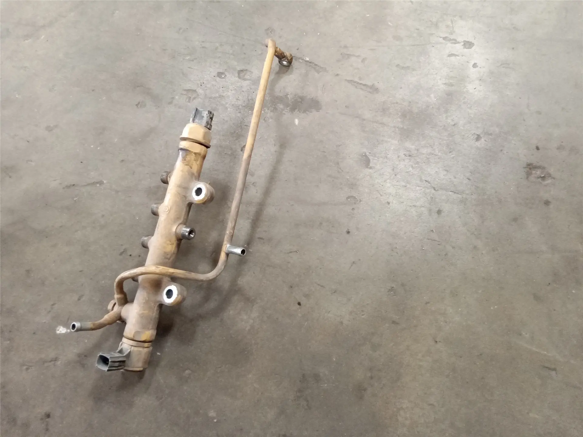 USED FUEL RAIL AS image 1